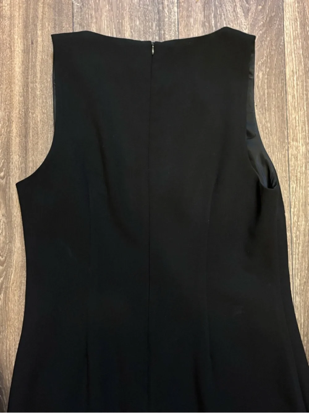 Trina Turk black sleeveless v-neck midi dress - Picture 9 of 13